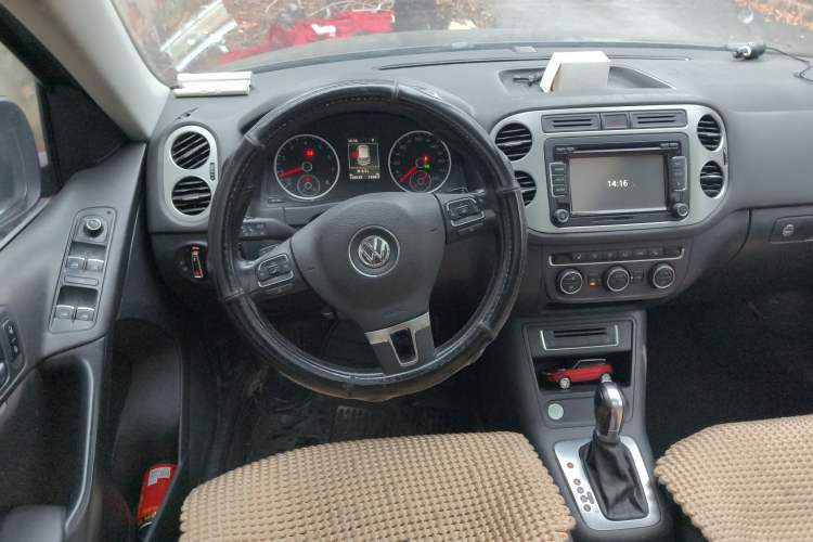 Used Volkswagen Tiguan 2015 1.8TSI Automatic Two-Wheel Drive Luxury Model Steering Wheel