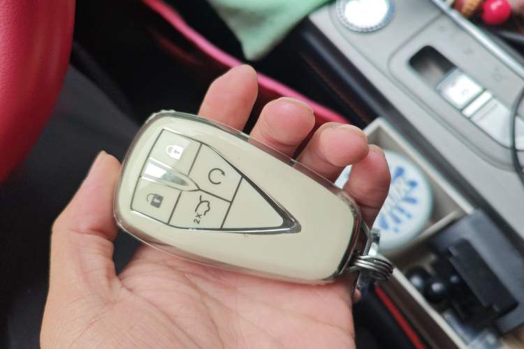 Used CHANGAN OSHAN X7 2020 1.5T Automatic Luxury Version Vehicle Key