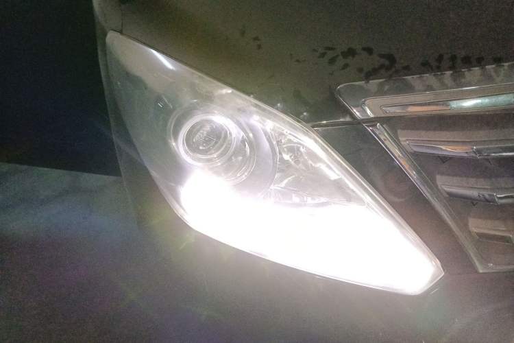 Used FORTHING CM7 2018 2.0T Automatic Luxury Version Right Front Headlight