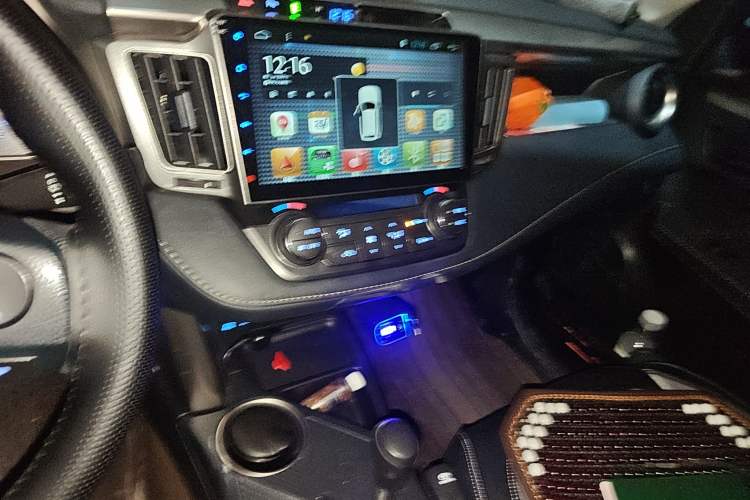 Used Toyota RAV4 2015 2.0L CVT Two-Wheel Drive Fashion Edition