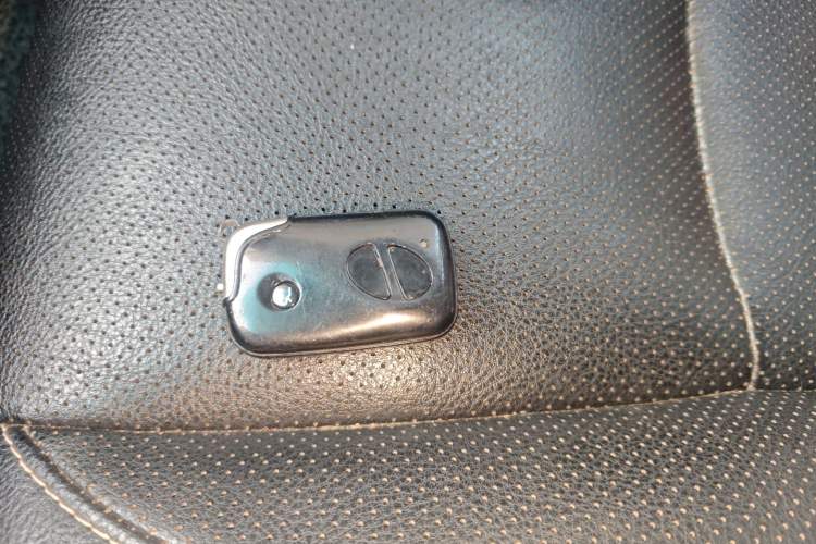 Used BYD S6 2014 2.0L Manual Luxury 5-Seater