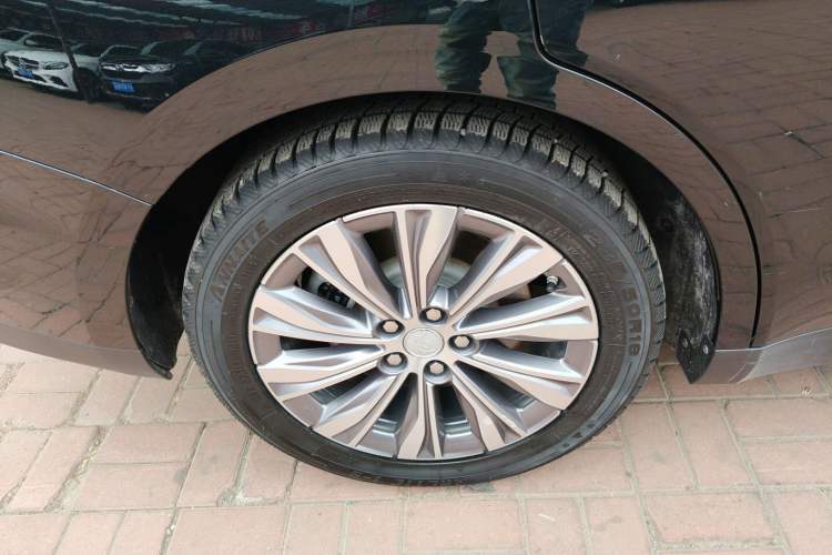 Used Hongqi E-QM5 2022 431 km Charge & Enjoy Edition