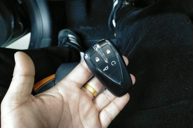 Used CHANGAN UNI-V 2024 1.5T High-Energy Version
