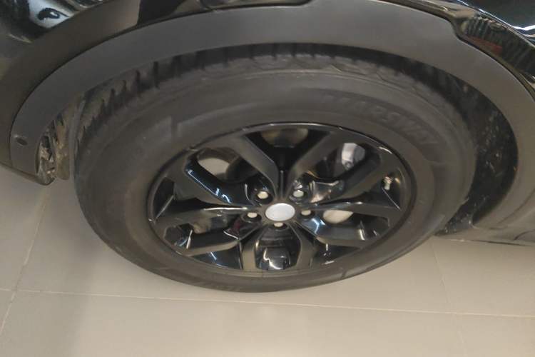 Used Land Rover Discovery 2020 3.0 SC V6 SE Left Front Wheel Hub