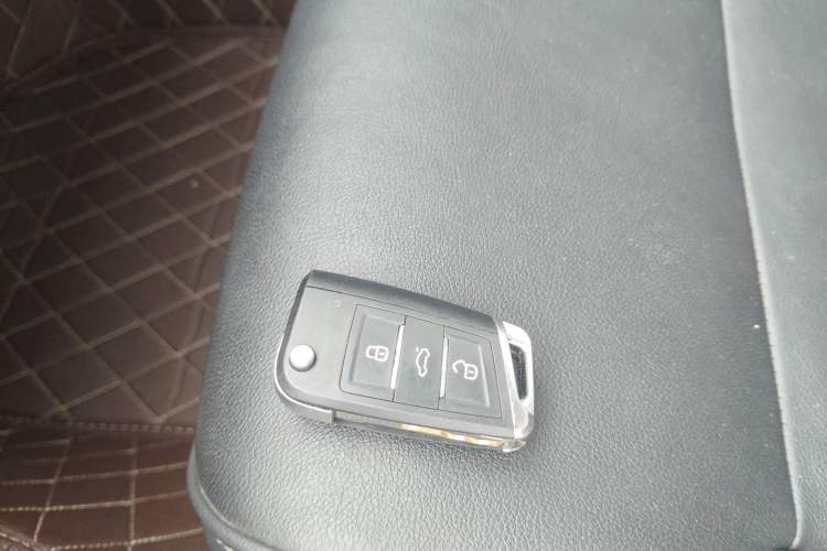 Used Volkswagen Sagitar 2017 230TSI Automatic Comfort Version Vehicle Key