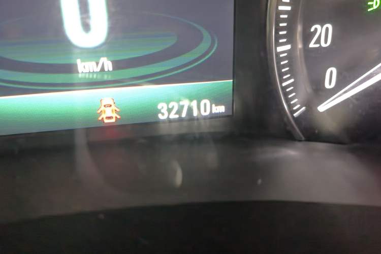 Used Buick GL6 2018 18T 6-Seater Prestige Model
