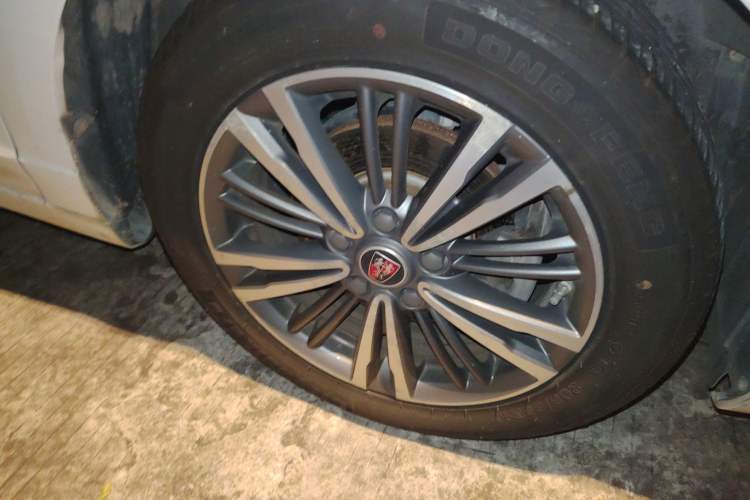 Used Roewe i5 2019 1.5L Automatic 4G Connected Langhao Edition Right Front Wheel Hub
