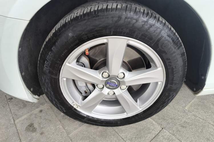 Used Volvo V40 2016 T3 Zhiyi Edition