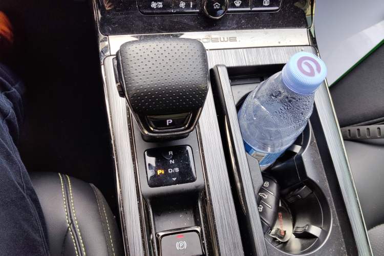 Used Roewe RX5 2023 PLUS 330TGI Automatic Trendsetting Smart Edition