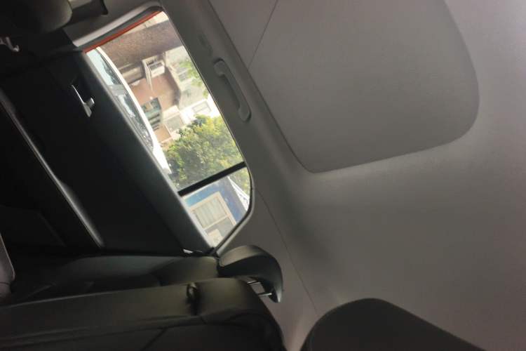 Used Hyundai ix25 2017 1.6L Automatic Smart Version Headliner