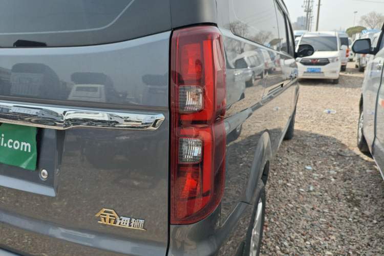 Used Jinbei Gold Hiace 2023 1.5L Passenger Vehicle Engineering Lion 5/6/7 Seater Right Rear Taillight