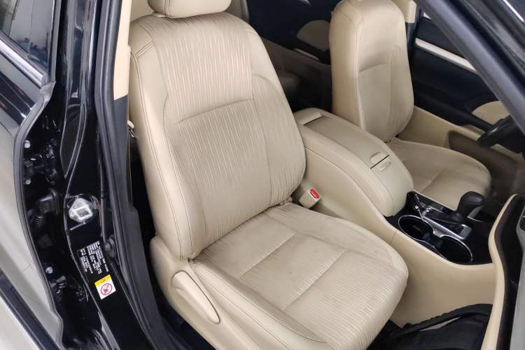 Used Toyota Highlander 2018 2.0T Two-Wheel Drive Elite Edition 7 Seats China VI Standard
