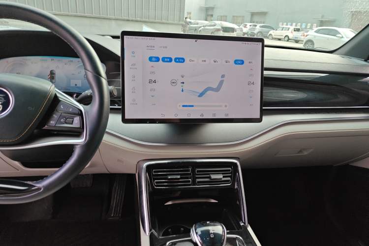 Used BYD Tang New Energy 2022 EV 635 km All-Wheel-Drive Flagship Model
