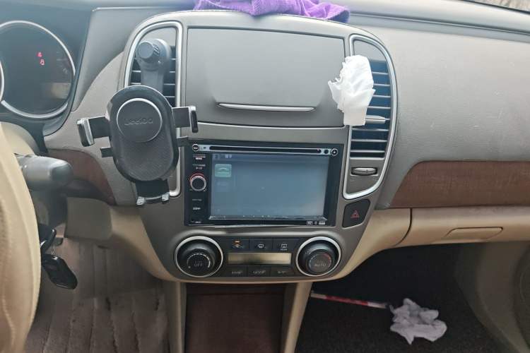 Used Nissan Sylphy 2009 1.6XE Manual Comfort Edition Audio And AC Panel