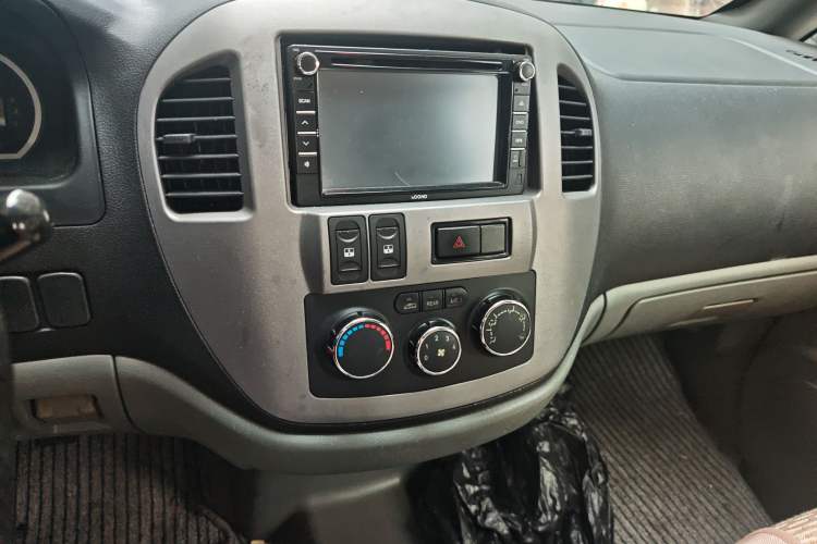 Used FORTHING Lingzhi 2012 Commercial Version 1.6L Special Offer Model
