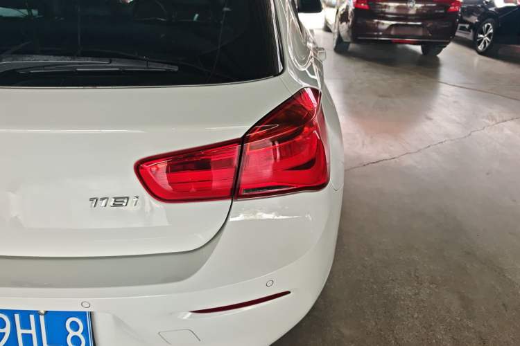 Used BMW 1 Series 2016 118i Leading Model Exterior 3