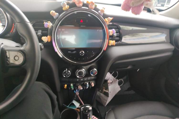 Used MINI 2023 1.5T ONE Five-Door Edition Audio And AC Panel