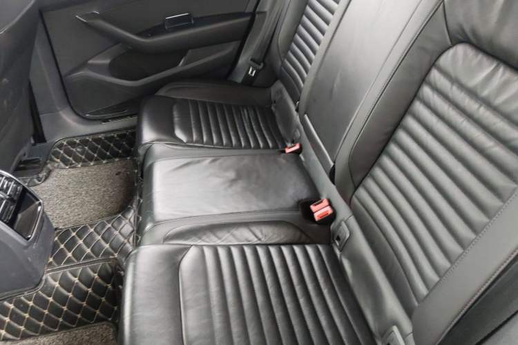 Used Volkswagen Magotan 2017 330TSI DSG Leading Model
