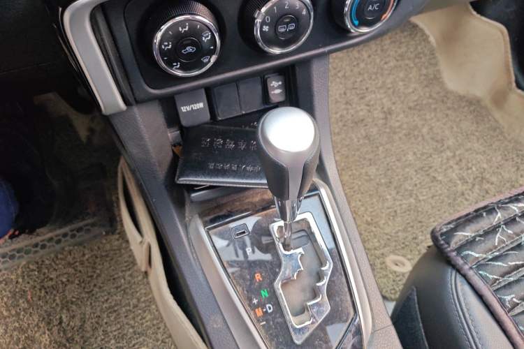 Used Toyota Corolla 2017 Revised Version 1.2T S-CVT GL-i Gear Lever