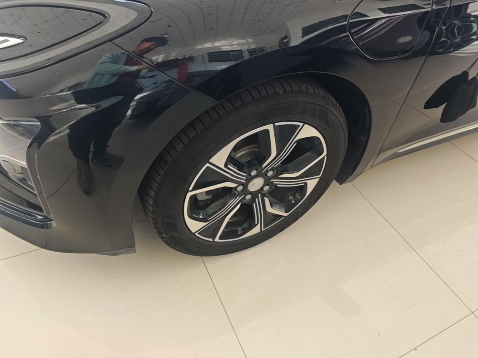 Hongqi E-QM5 2023 Base Travel Edition — снимка 10