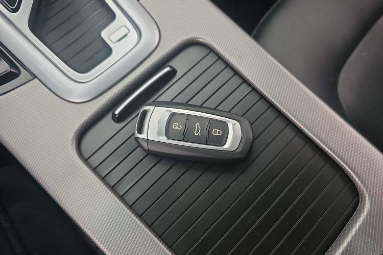 Used Geely Auto Emgrand GL 2018 1.4T DCT Elite Smart Connectivity Version Vehicle Key