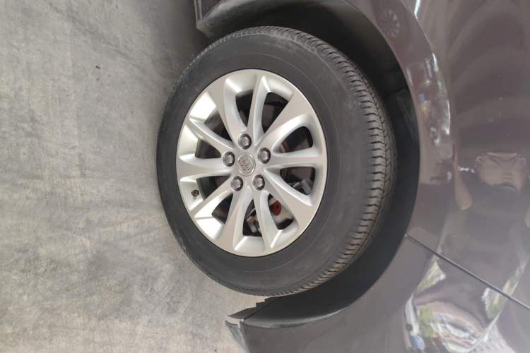 Used Buick GL8 2017 ES 28T Comfort Model China V Standard Right Front Wheel Hub