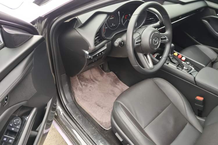 Used Mazda 3 Axela 2023 2.0L Automatic ZhiZhen Edition Driver Seat