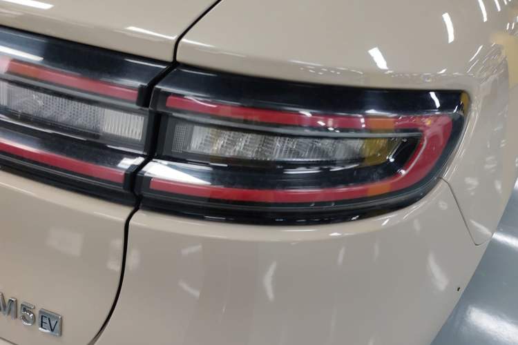 Used Hima AITO M5 2022 Pure Electric All-Wheel-Drive Performance Edition Exterior 3