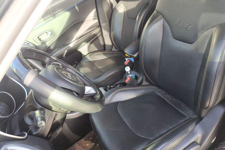 Used Jeep Compass 2019 200T Automatic Family Edition - Connected Large Screen Version