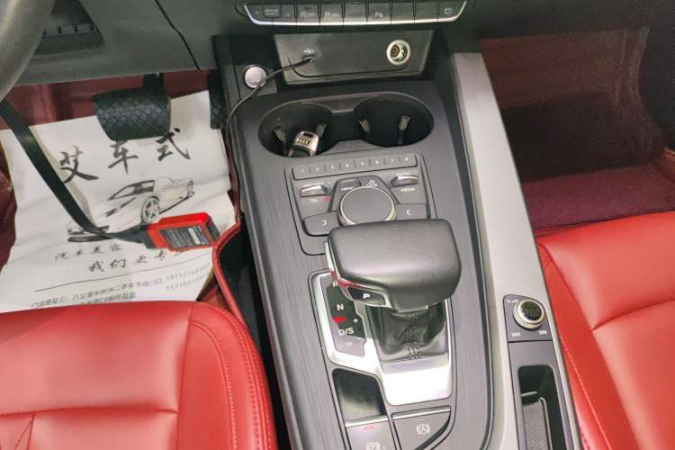 Used Audi A4L 2018 30th Anniversary Edition 40 TFSI Trendy Model Gear Lever