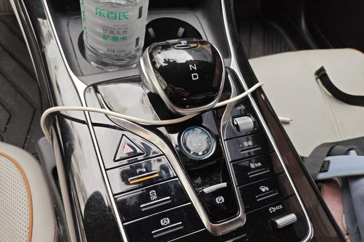 Used BYD Qin PLUS 2023 Champion Edition DM-i 120KM Leading Model Gear Lever