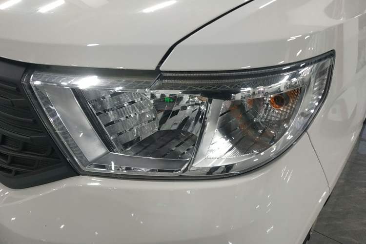 Used Wuling Hongguang V 2022 1.5L Jingqu Edition Electric-Assist LAR