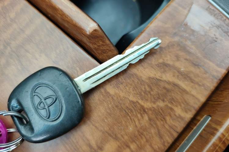 Used Toyota Camry 2010 240G Classic Edition Vehicle Key