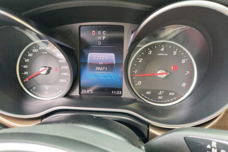 Used Mercedes-Benz V-Class 2022 V 260 Prestige Edition