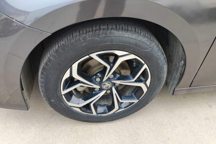 Used MG 5 2021 180 DVVT CVT Youth Luxury Edition
