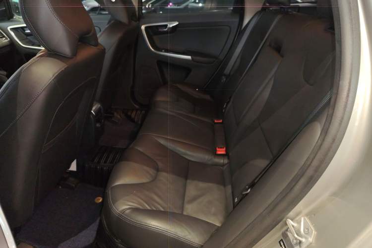 Used Volvo XC60 2015 T5 Smart Upgrade Model
