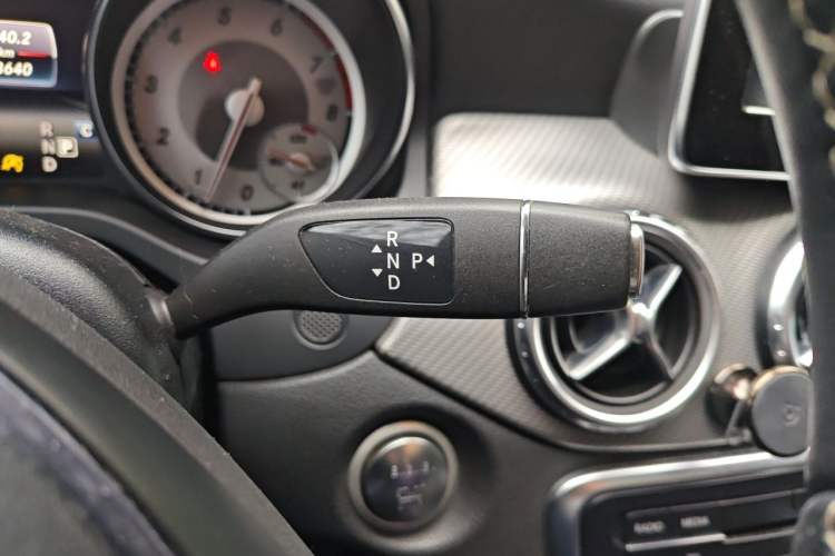 Used Mercedes-Benz GLA 2016 GLA 200 Sport Edition Gear Lever
