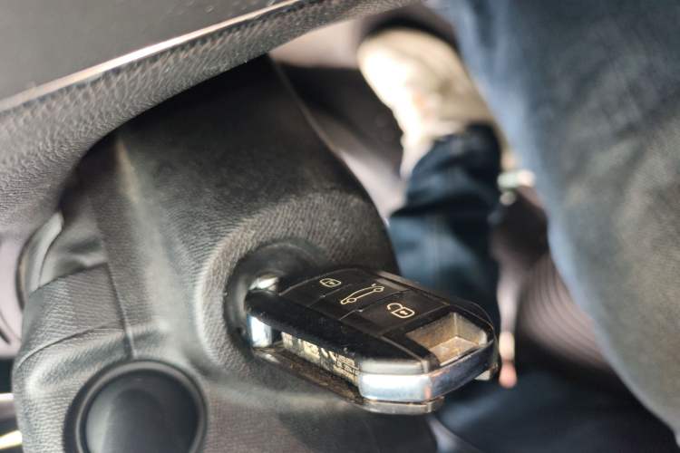 Used Peugeot 408 2014 1.8L Automatic Luxury Edition Vehicle Key