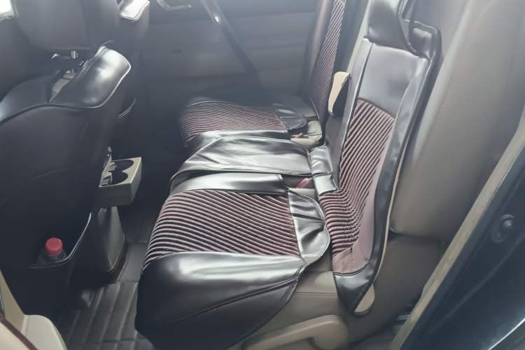 Used Toyota Highlander 2012 2.7L Two-Wheel Drive 7-Seater Luxury Edition
