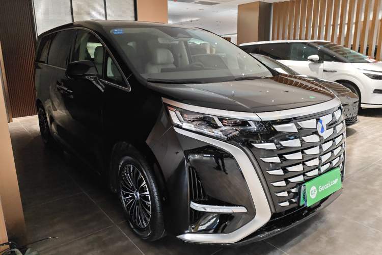 Used Denza D9 2022 DM-i 970 Four-Wheel Drive Flagship Model