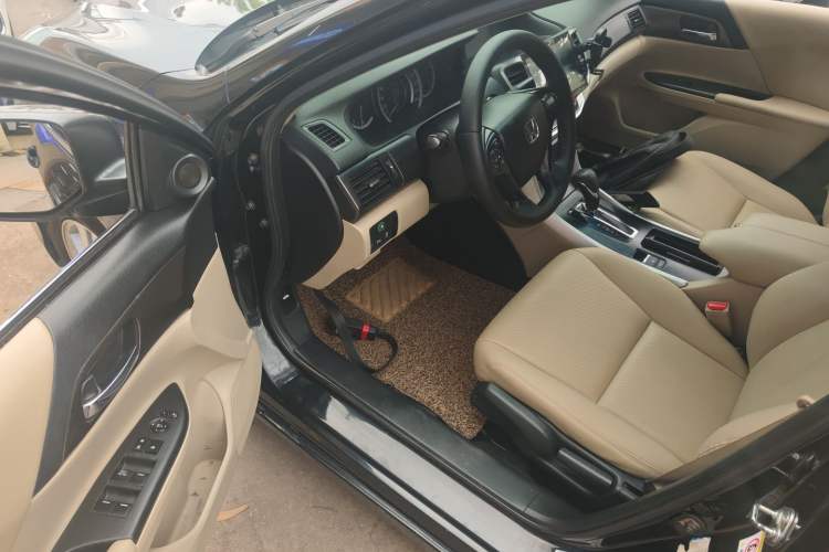 Used Honda Accord 2014 2.0L LX Comfort Edition Driver Seat