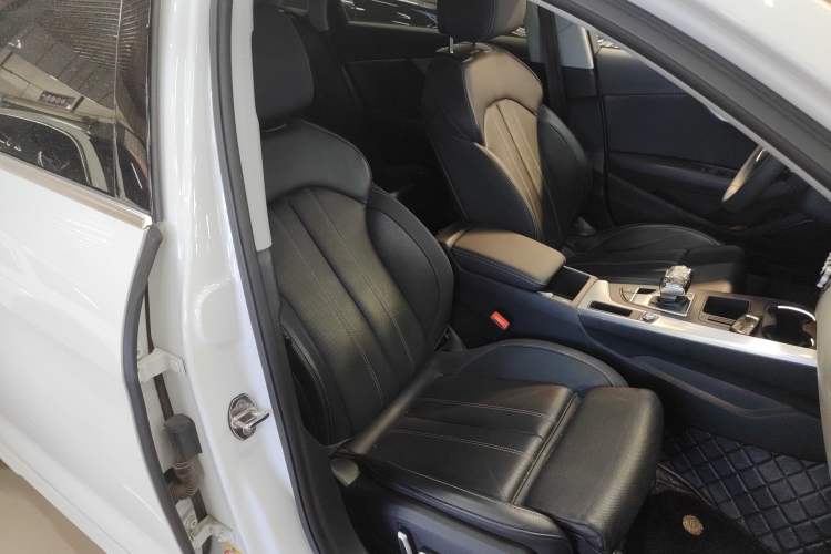 Used Audi A4L 2024 40 TFSI Fashion Dynamic Model