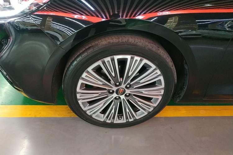 Used Hongqi H5 2022 Classic Model 1.5T DCT Flagship Edition Left Front Wheel Hub