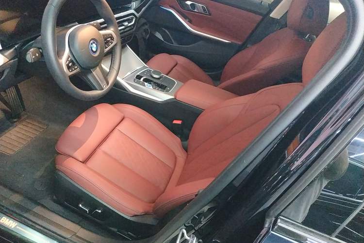 Used BMW i3 2024 eDrive 40 L Midnight Edition Left Front Seat