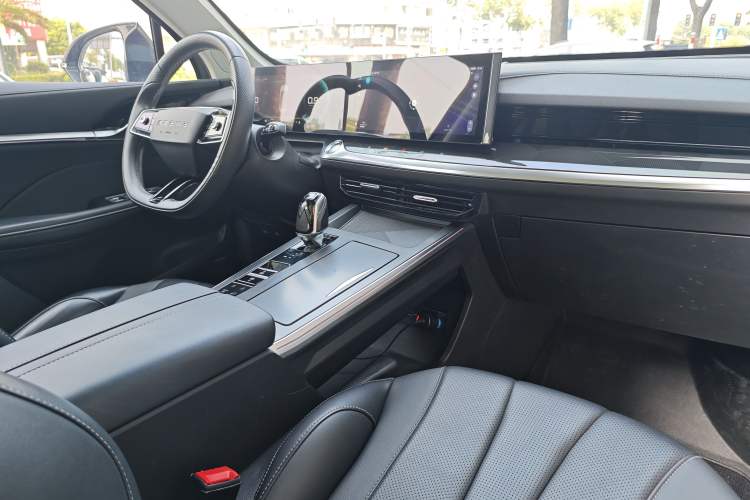 Used Roewe RX5 MAX 2022 1.5T Automatic Zhiwei Prestige Edition
