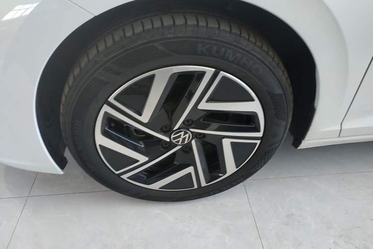 Used Volkswagen Sagitar 2025 300TSI DSG Flyover Edition
