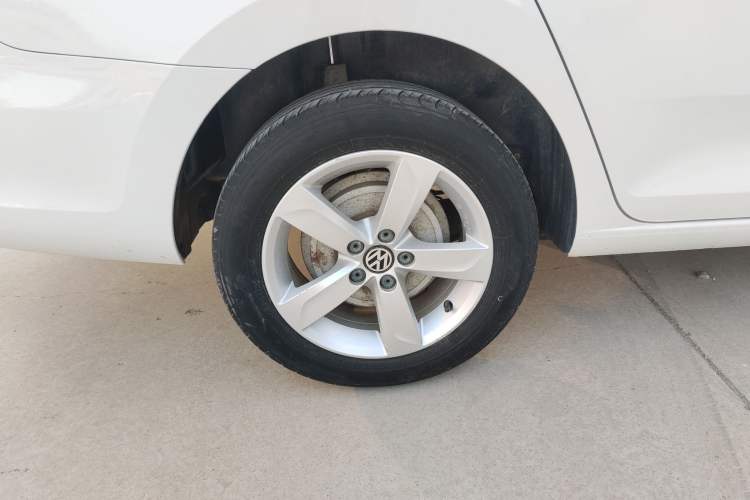 Used Volkswagen Santana 2015 1.6L Manual Comfort Edition
