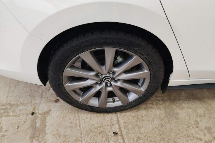 Used Mazda 3 Axela 2020 2.0L Automatic ZhiXuan Edition Right Rear Wheel Hub