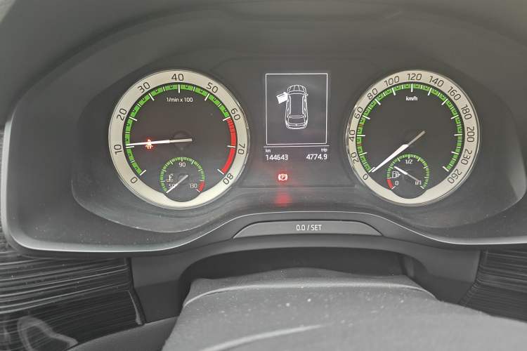 Used Skoda Kodiaq 2018 TSI330 5-Seater Two-Wheel-Drive Luxury Enjoyment Edition Odometer Close Up