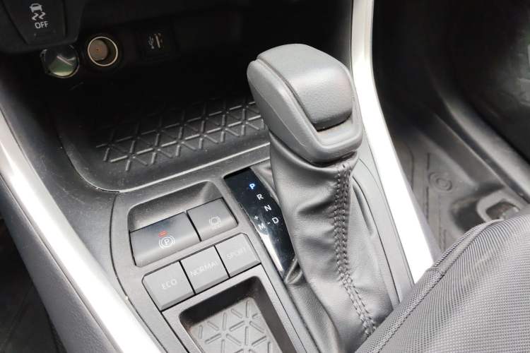 Used Toyota Wildlander 2023 2.0L CVT Two-Wheel Drive Leading Edition Gear Lever